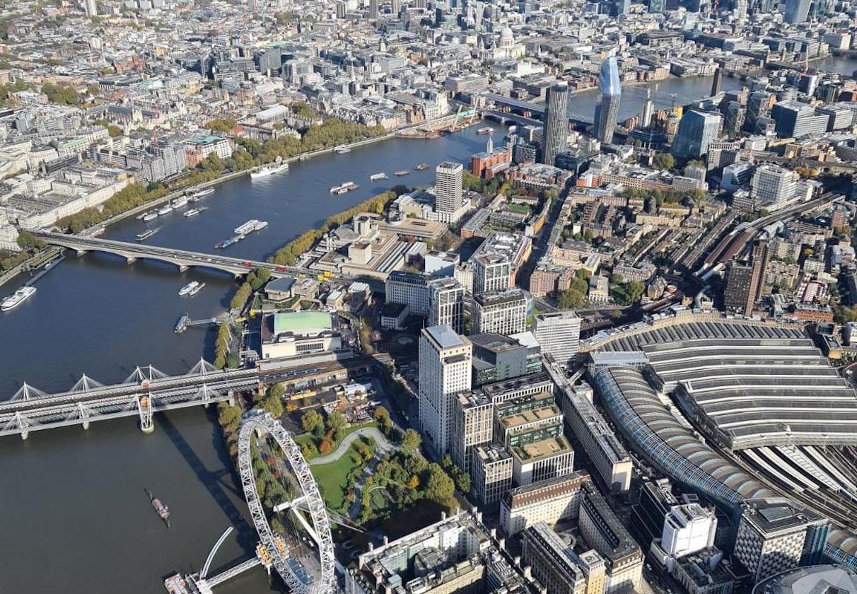 Fairoaks Airport - London helicopter tour departure options